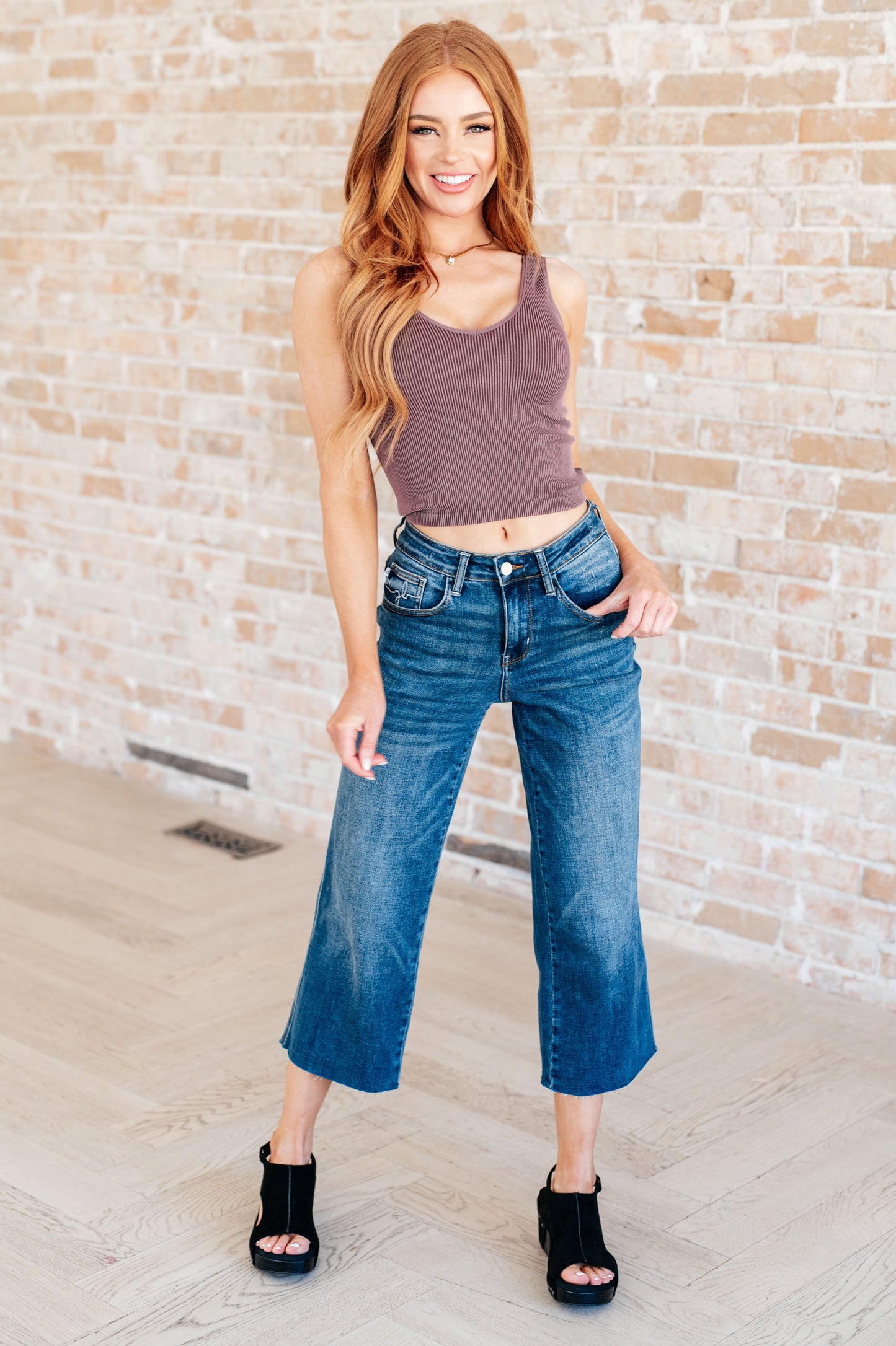 Hayes High Rise Wide Leg Crop Jeans - FamFancy Boutique