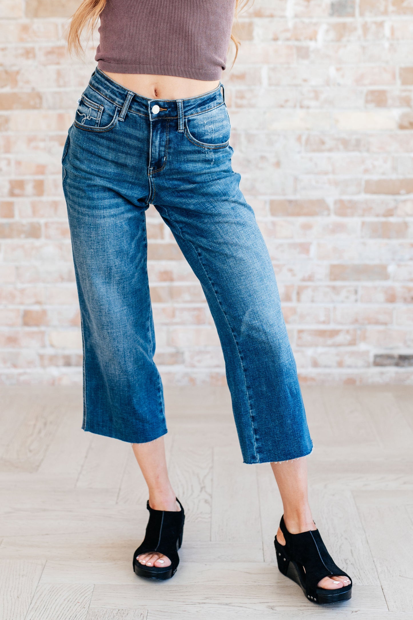 Hayes High Rise Wide Leg Crop Jeans - FamFancy Boutique
