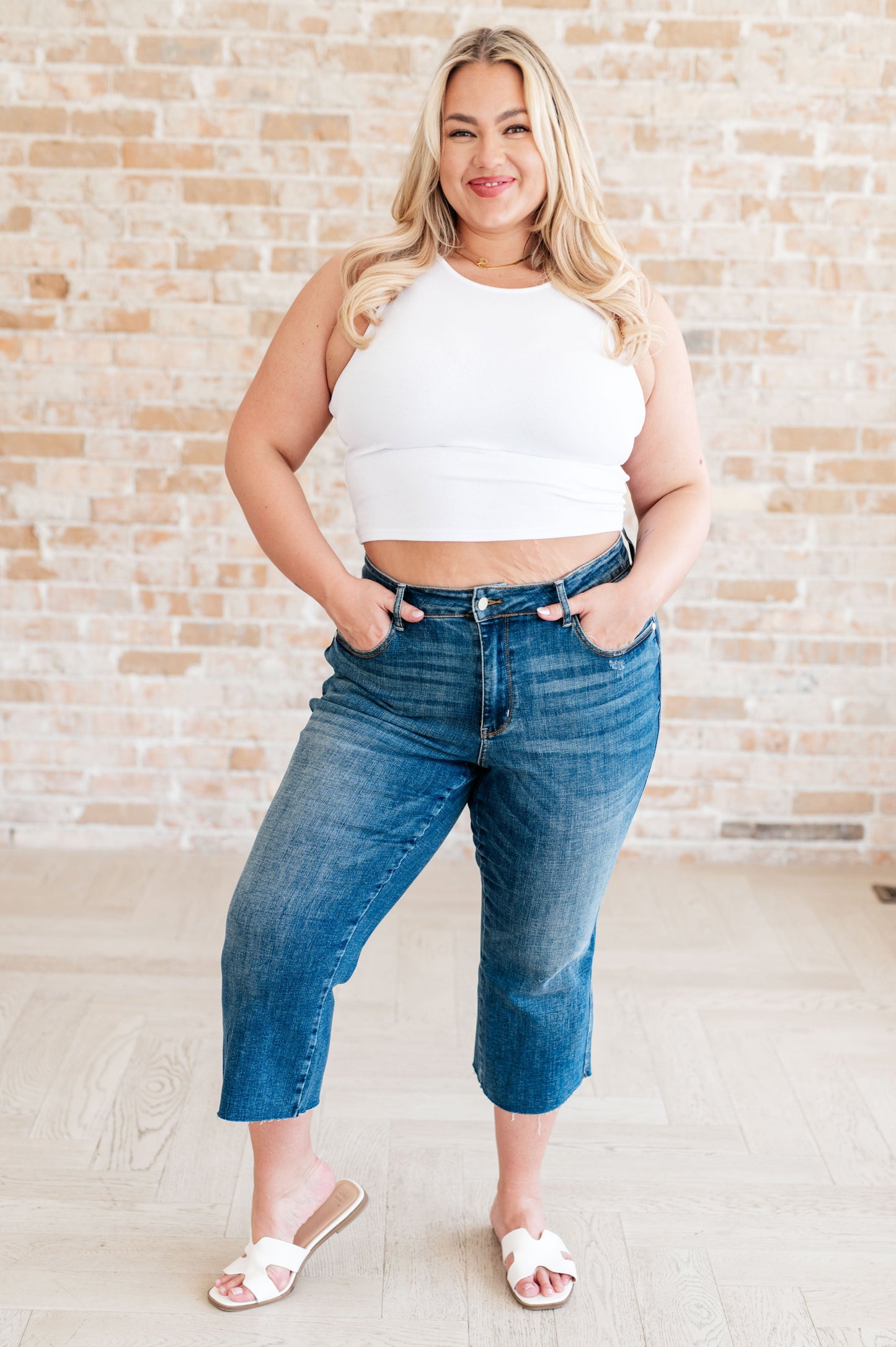 Hayes High Rise Wide Leg Crop Jeans - FamFancy Boutique