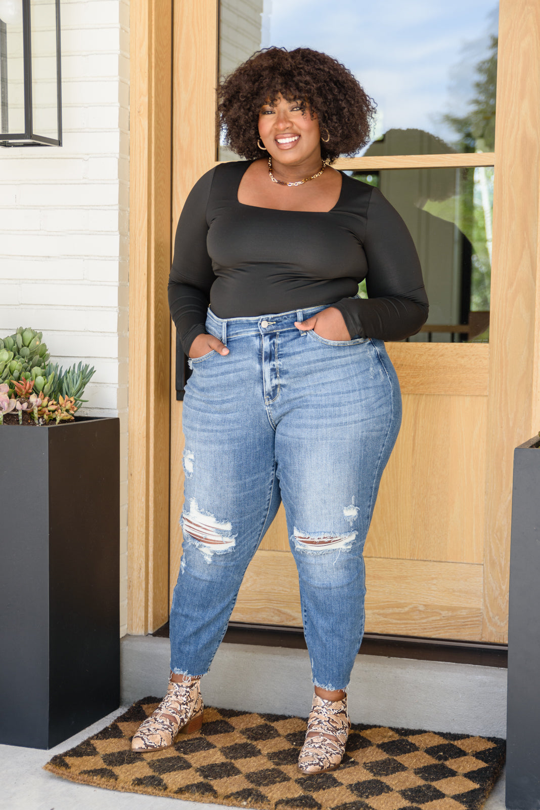 Kyla Destroyed Hi Waist Relaxed Fit - FamFancy Boutique