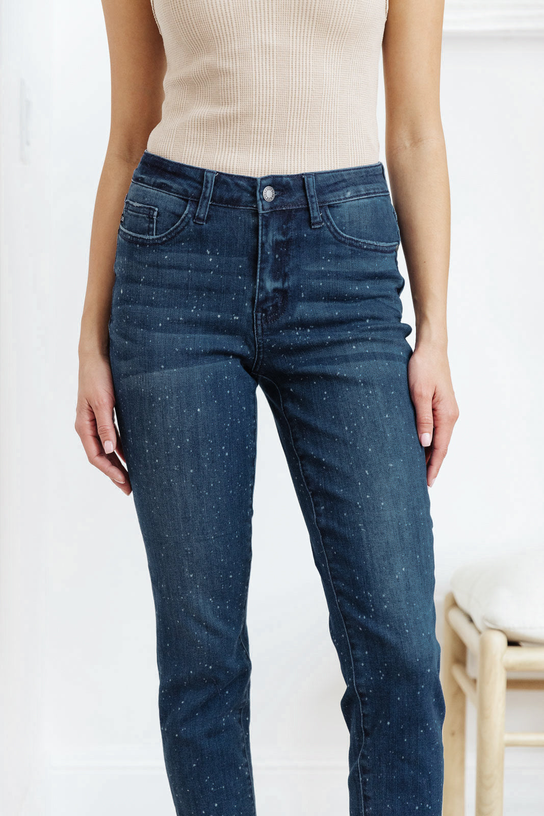Mid-Rise Relaxed Fit Mineral Wash Jeans - FamFancy Boutique