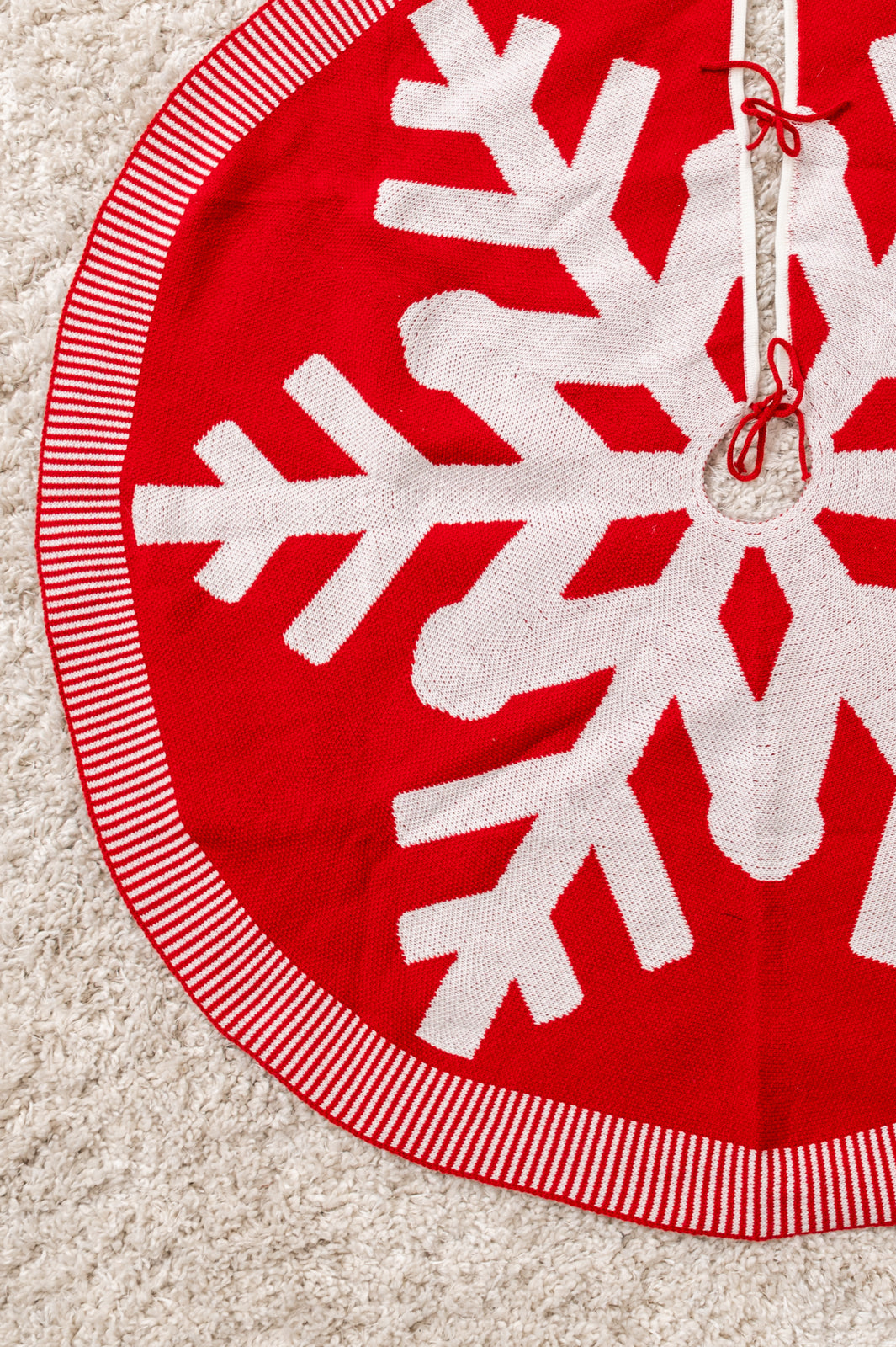 Snowflake Knit Tree Skirt - FamFancy Boutique