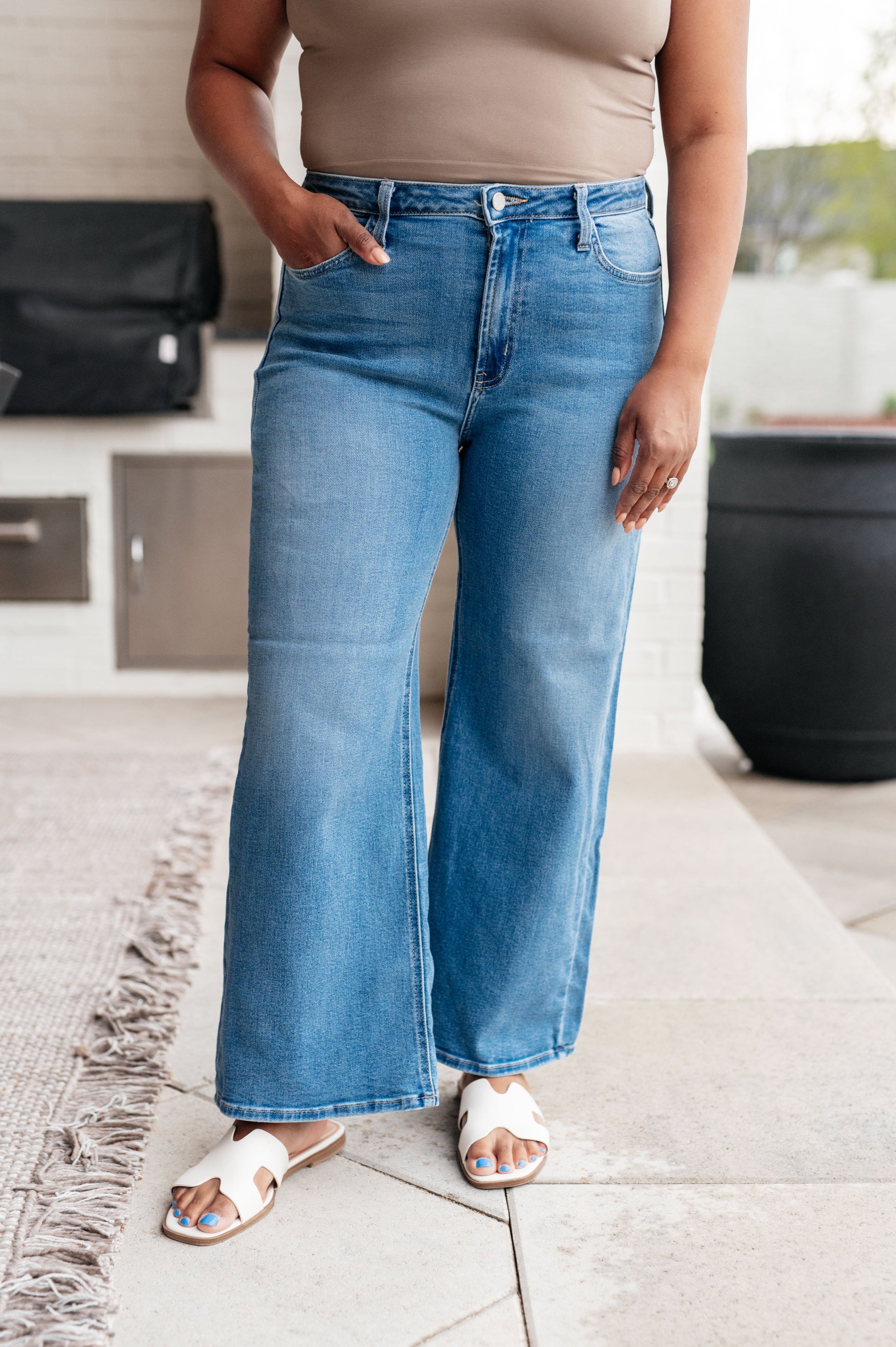 Hayes High Rise Wide Leg Crop Jeans - FamFancy Boutique