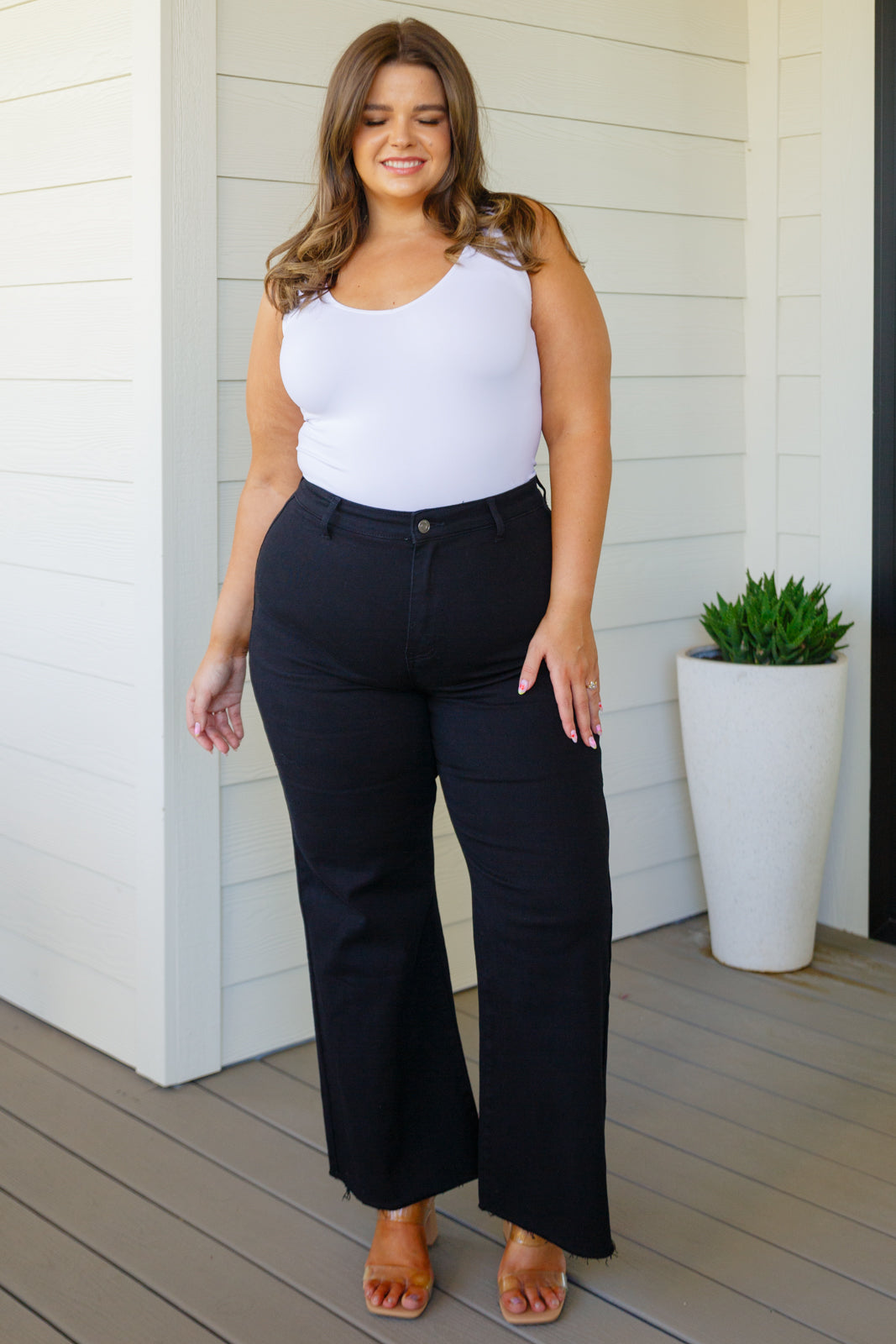 August High Rise Wide Leg Crop Jeans in Black - FamFancy Boutique