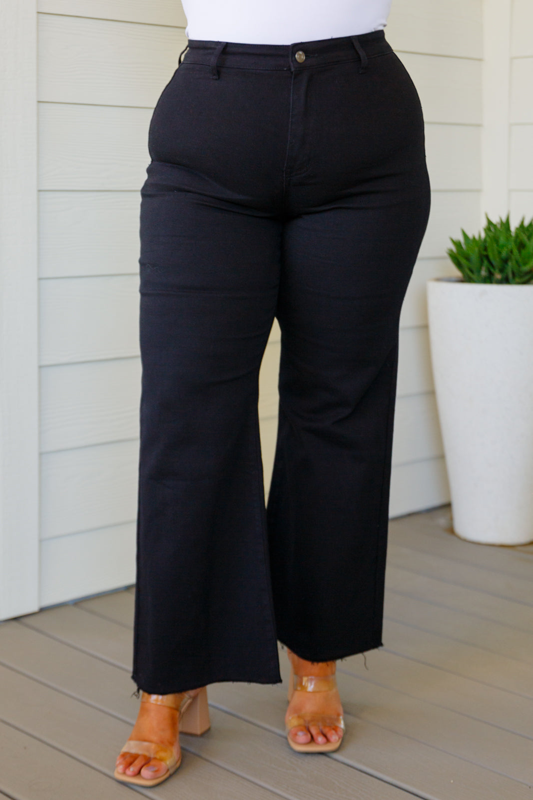 August High Rise Wide Leg Crop Jeans in Black - FamFancy Boutique