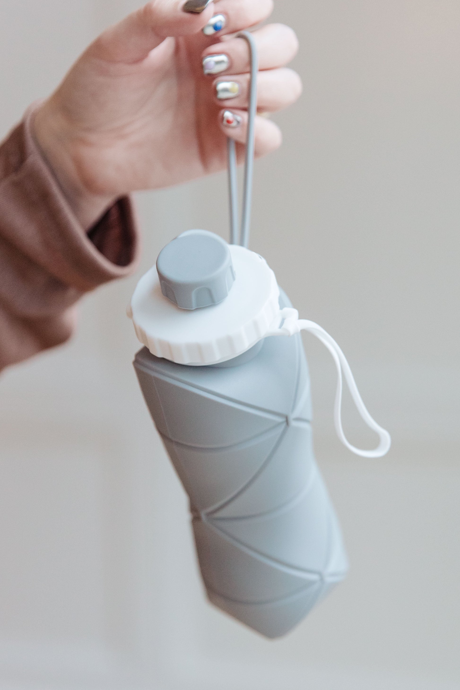 Collapsing Silicone Water Bottle in Diamond Gray - FamFancy Boutique