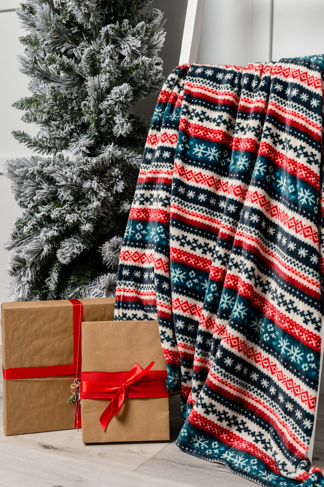 Holiday Fleece Blanket in Sweater Knit - FamFancy Boutique