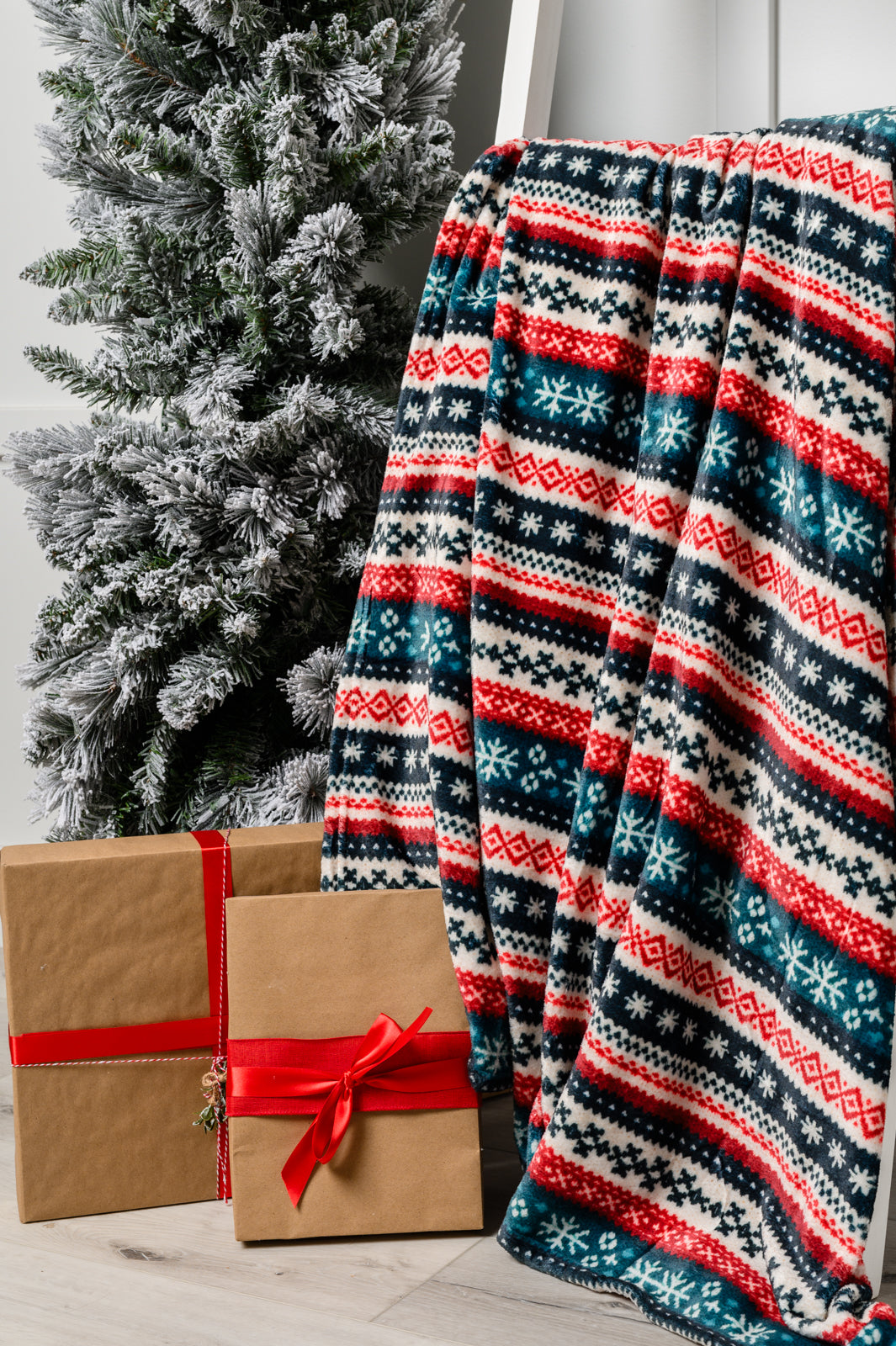 Holiday Fleece Blanket in Sweater Knit - FamFancy Boutique