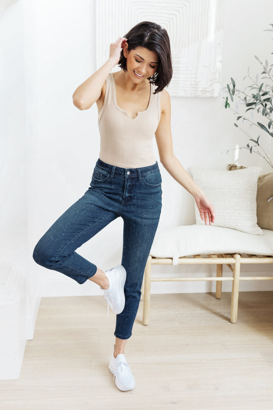 Mid-Rise Relaxed Fit Mineral Wash Jeans - FamFancy Boutique