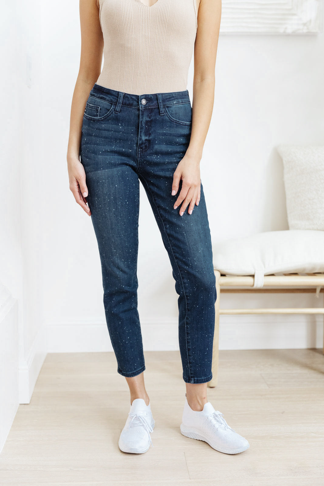 Mid-Rise Relaxed Fit Mineral Wash Jeans - FamFancy Boutique