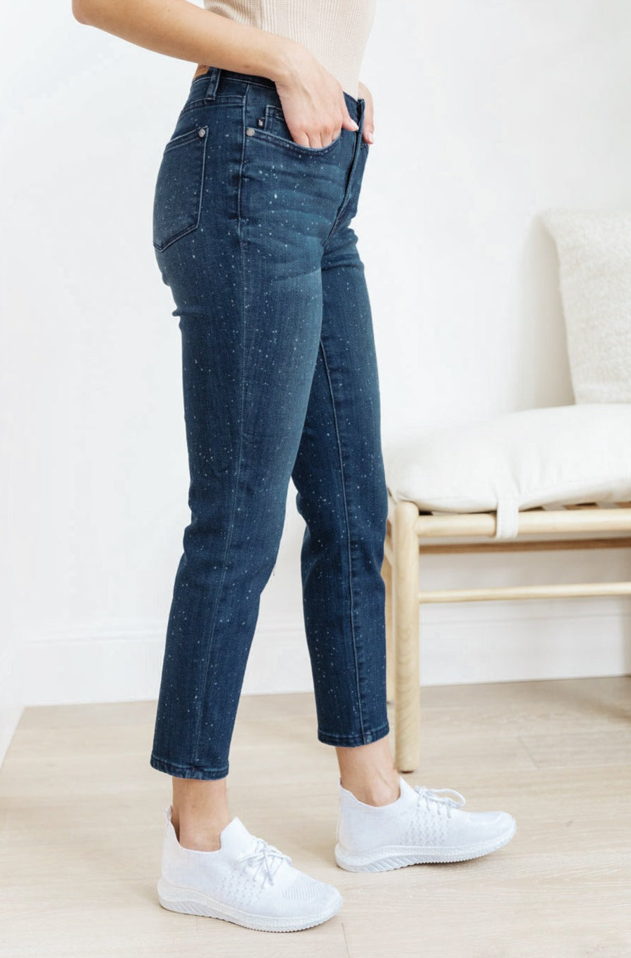 Mid-Rise Relaxed Fit Mineral Wash Jeans - FamFancy Boutique