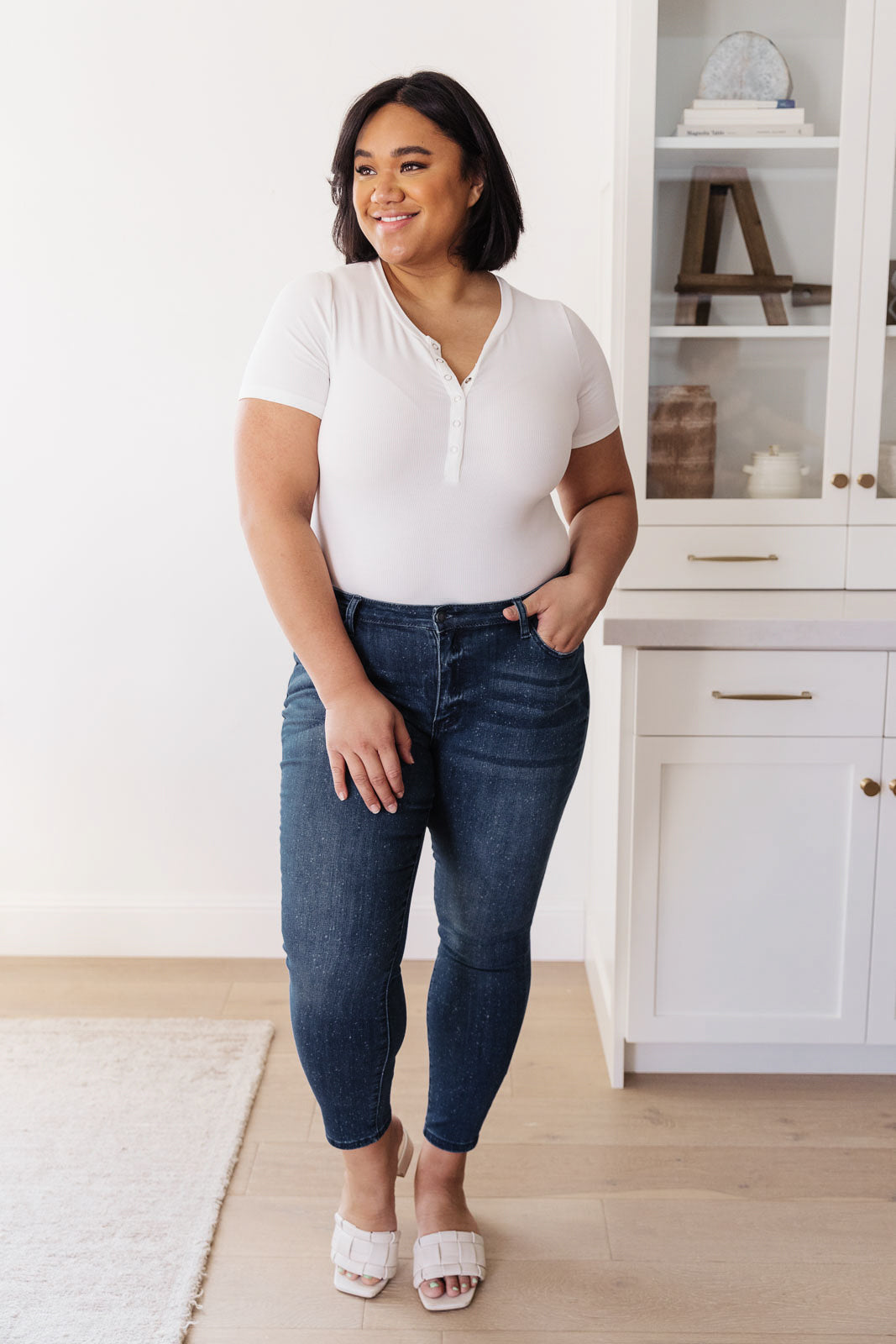 Mid-Rise Relaxed Fit Mineral Wash Jeans - FamFancy Boutique