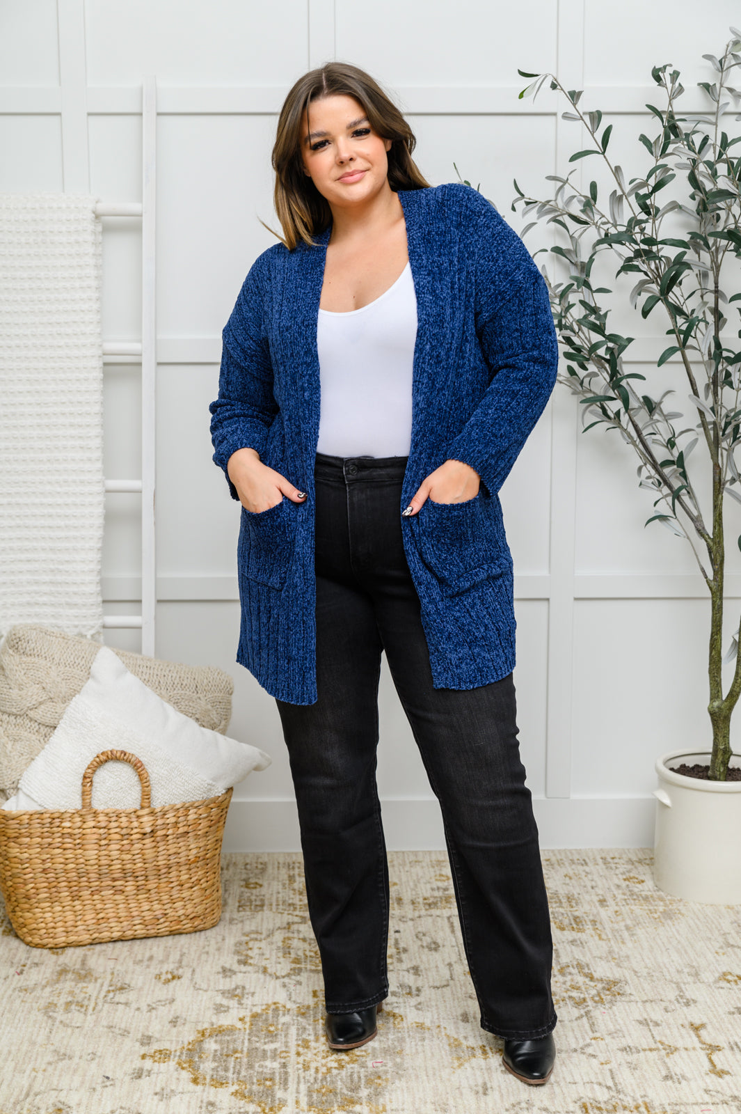 Mountain Mornings Cardigan In Navy - FamFancy Boutique