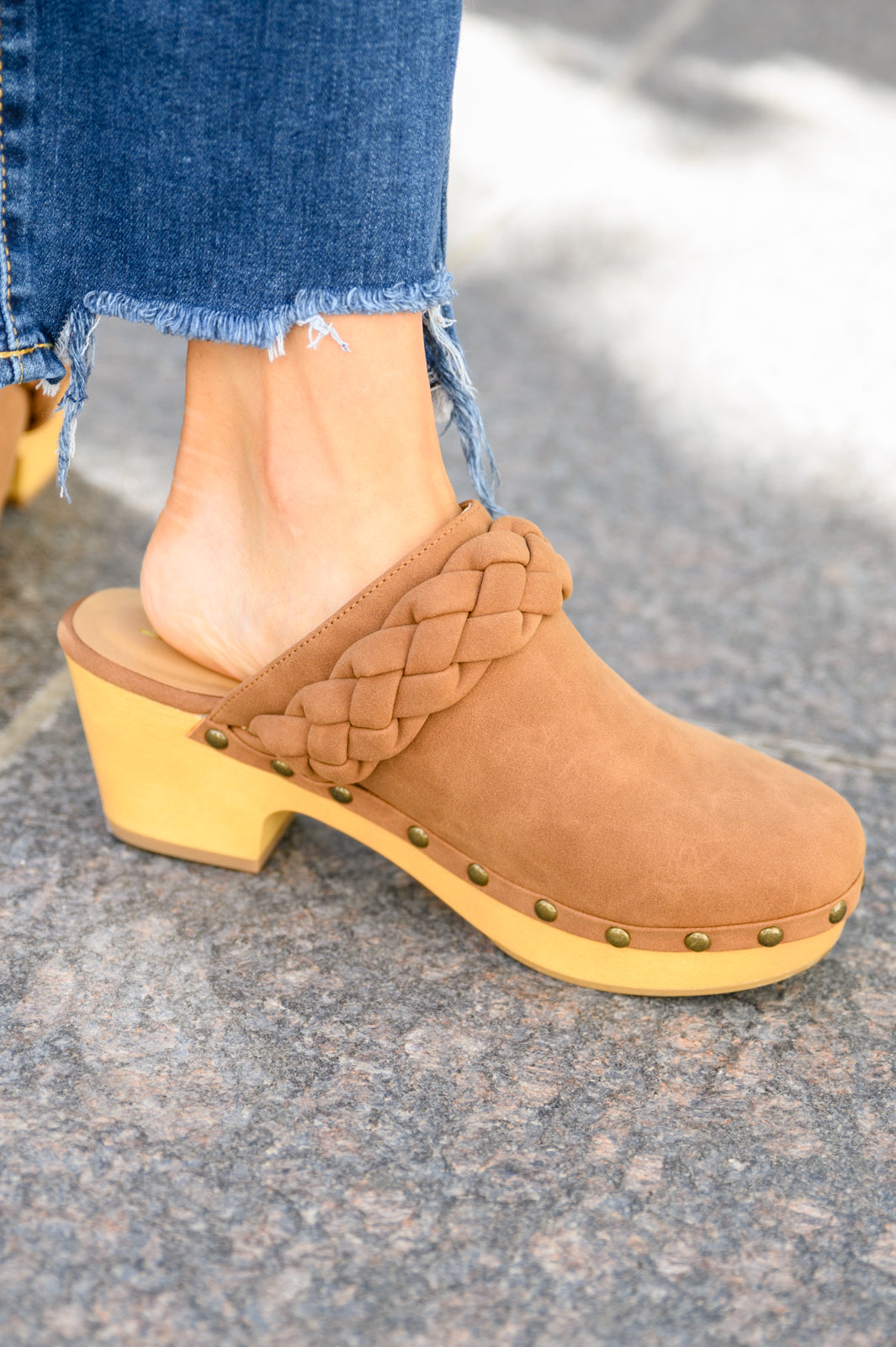 Taylor Braided Clogs In Brown - FamFancy Boutique